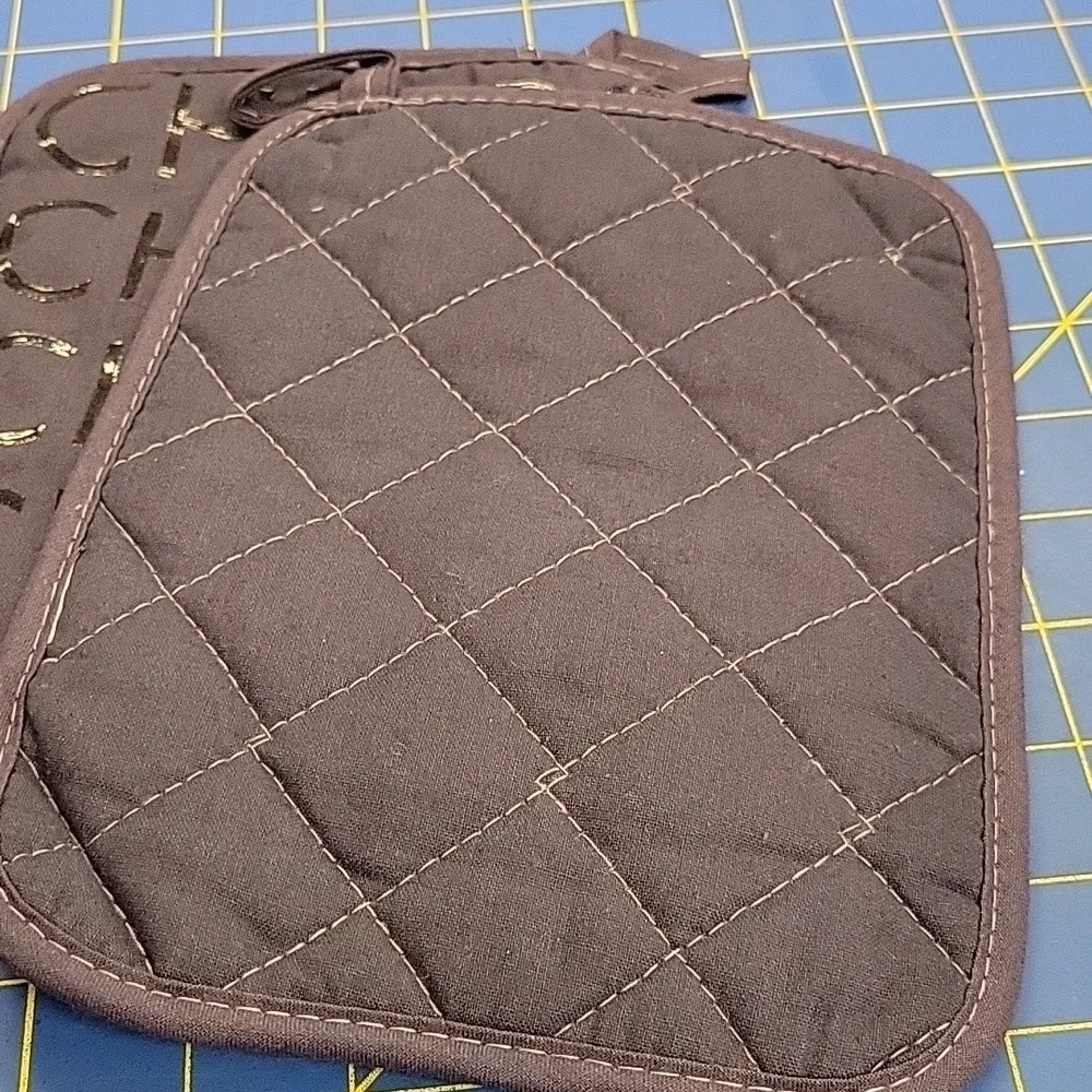 CHEERS Dark Gray Quilted Potholders 7